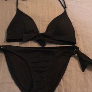 Black Victoria’s Secret bikini